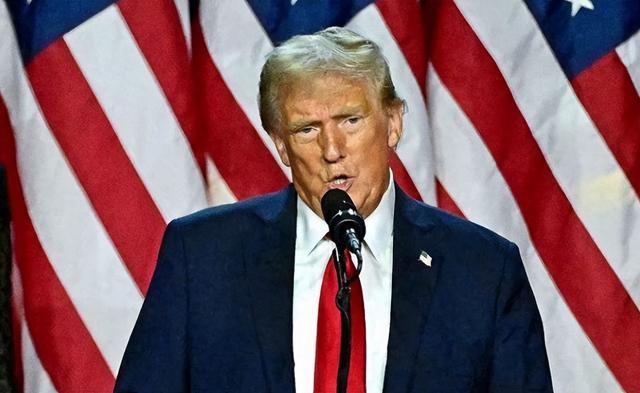 中国一步不退，特朗普给中国两个选择，美官员：中方拒接我方电话
