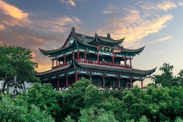 晴川历历汉阳树，大禹治水千古名，晴川阁旅游必到的三个景点