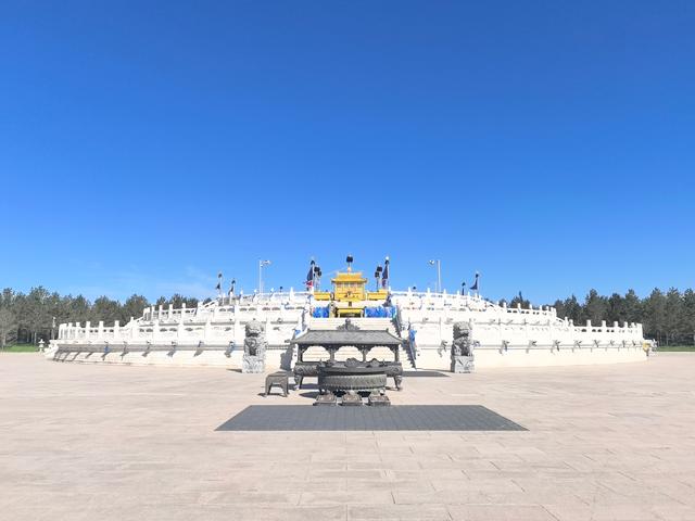 成吉思汗陵找到了？有什么可看的？为什么会建在鄂尔多斯市？