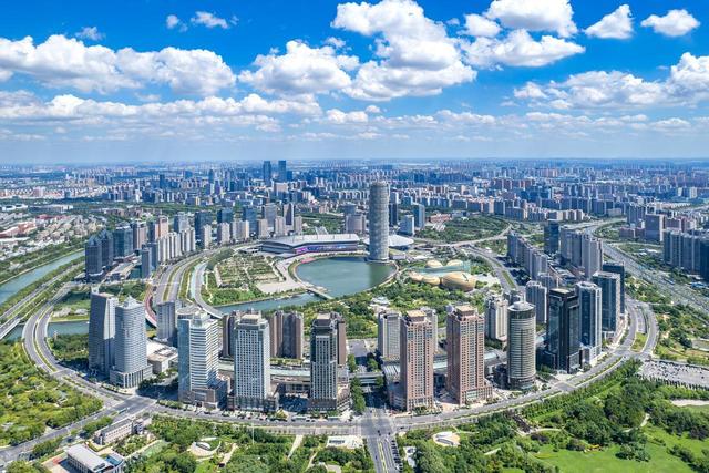 中国一城市是八大铁路枢纽，被誉为铁路心脏，这里能到任何城市