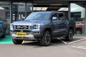 新车 | 1.5T插混动力/5.7秒“破百”，比亚迪SHARK皮卡静态实拍图片