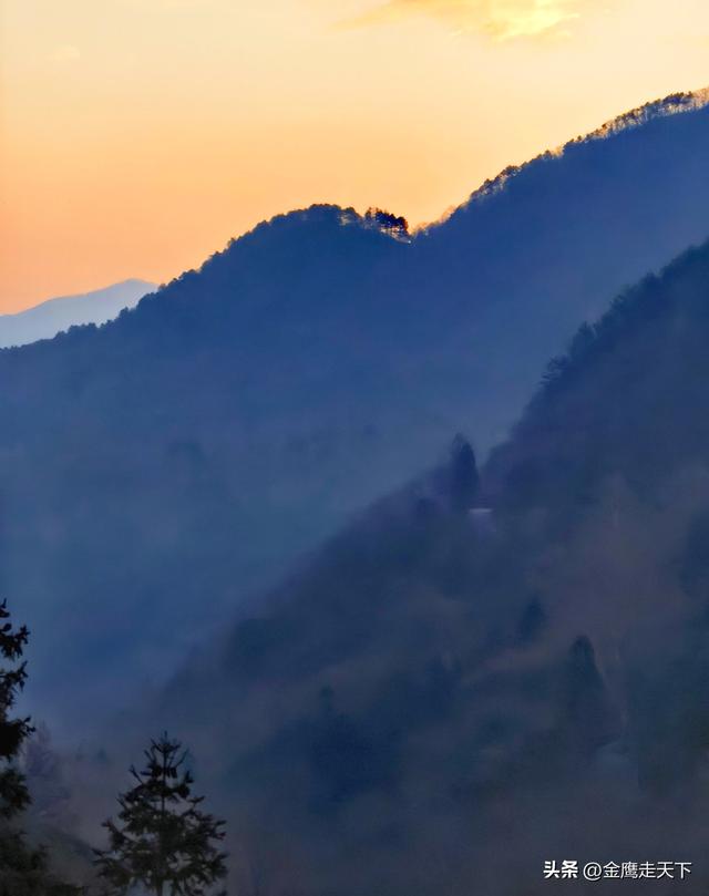 皖鄂之巅迎远客 山水红韵架桥梁——东北旅行商媒体走进天堂寨考察