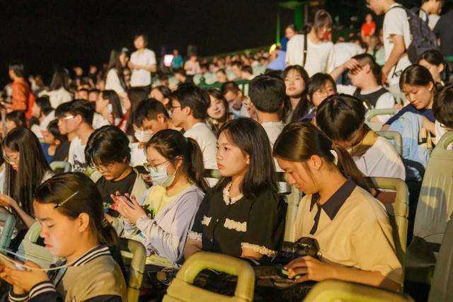 暑期又破纪录，创单月历史新高！印象大红袍好成绩的背后是什么？