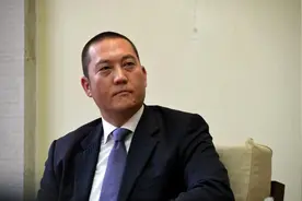 他是蒋介石的曾孙，蒋经国的长孙子，长相酷似曾祖父，曾回国祭祖图片