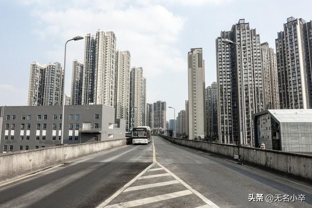 厦门BRT简直是快速公交的天花板，国内大城市应该大力推广