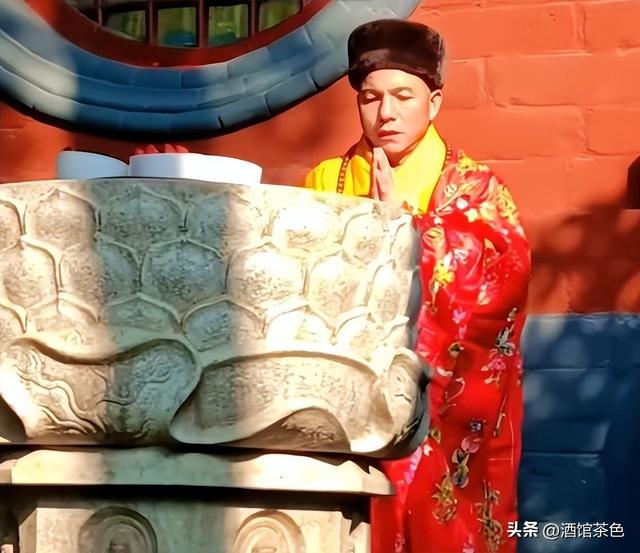 少林寺官宣新住持不到2天，恶心一幕出现，遭网友质疑，理由一致