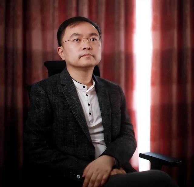曾抱怨自家三代“短命”！蔡磊现状曝光：语言能力丧失 靠流食续命