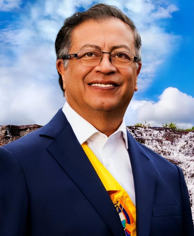 美国以禁毒为名部署航母群，委内瑞拉曝CIA策划假旗行动！