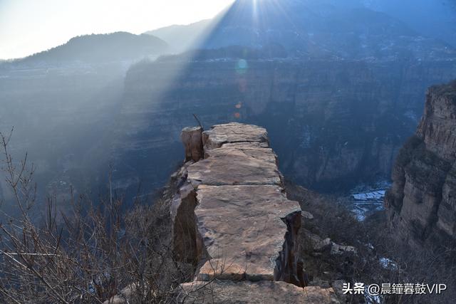 由太行屋脊俯瞰太行平湖