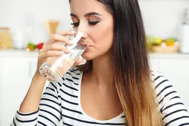 嗓子总有异物感？总觉得嗓子疼？教你快速缓解嗓子疼的方法图片