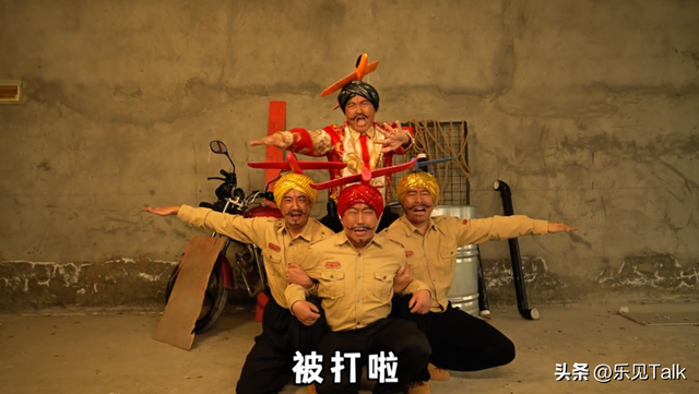 不愧是印度高种姓，太松弛，上海外滩席地而坐，笑晕在网友评论区