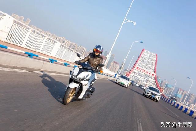 迎着阳光 向着南山 与鸿150S奔跑在城市和山野之间