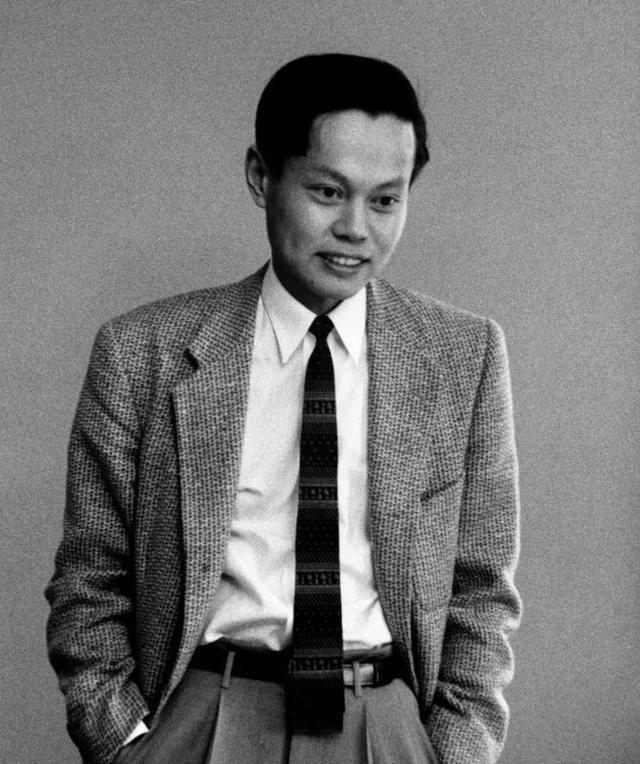 演都不演了！杨振宁去世仅5天，恶心的事情发生了，结局大快人心