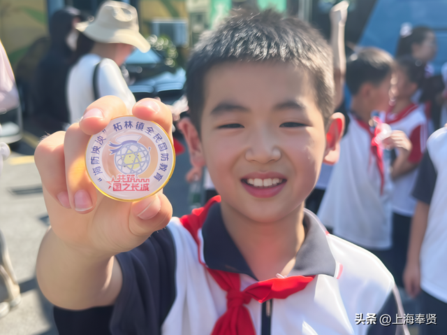 搭上大巴，来一场说走就走的国防walk！柘林镇“海防泱泱”全民国防教育大巴投入试运行