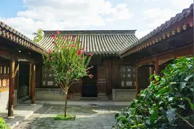 建国初期，永登县政府颁发的农村第一代《土地房产所有证》图片