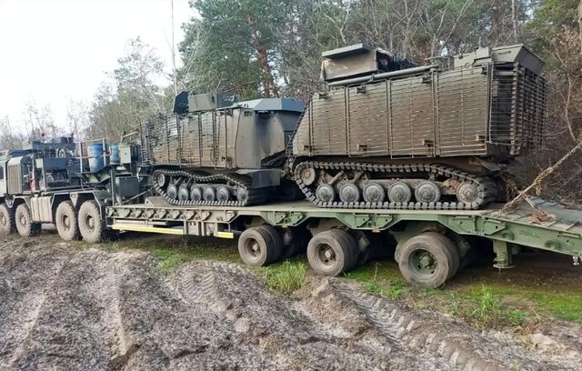 美国已入死局？12架轰炸机升空	，齐射120枚导弹，炸崩乌克兰电力