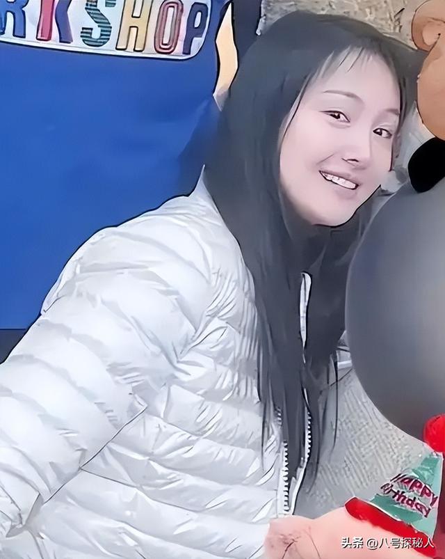 35岁郑爽近照曝光！形象管理失败	，彻底成了素人，在美日子舒坦了