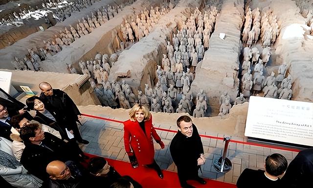 访华受礼遇的马克龙，回国就翻脸：若中国不解决逆差，将停止合作