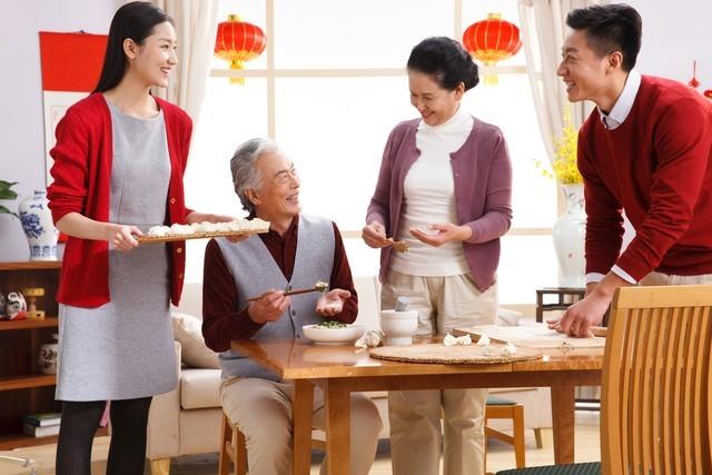 95年村里来了个“白虎”姑娘，没人敢娶，我把她领回了家