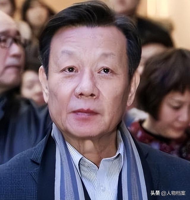 一妻一妾住楼上楼下	，三人一同生活30多年，71岁的寇世勋太离谱