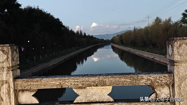 别把“没能力”当通透：人生这场自驾，要的是会选、会过、会暖