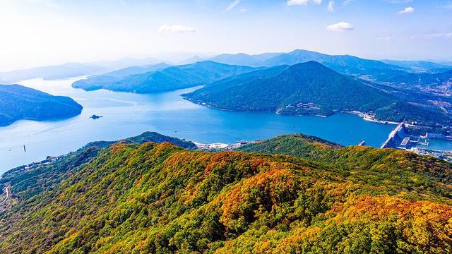 吉林市丰满东山：山间彩卷入画来