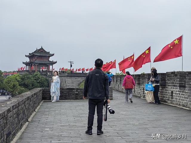 襄阳古城汉江风景很美