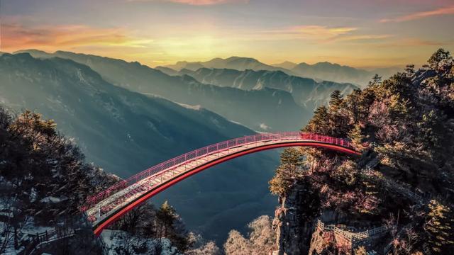 世界自然遗产、物种基因库、北纬31°绿色奇迹——神农架旅游攻略