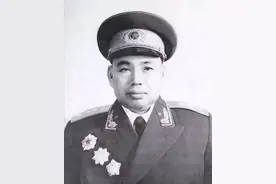 未上过军校的6位天才军事将领图片