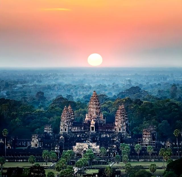 果不其然 ，柬埔寨变天了！总理洪玛奈突然宣布加大与美国全面合作