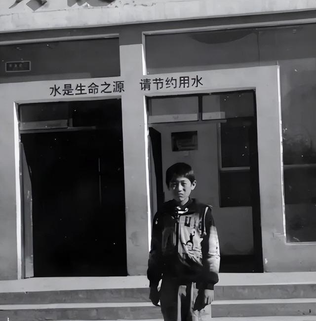 母亲去世1713天后，父亲被执行死刑，儿子拒领骨灰，亲戚：白眼狼