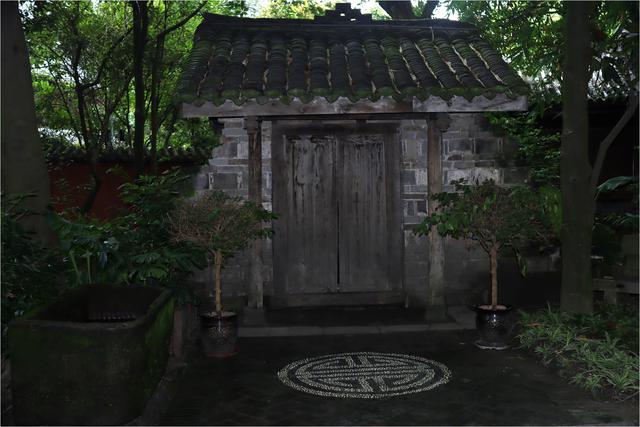 在成都小巧玲珑的锦里遇到个有小巧玲珑心思的小巧玲珑的姑娘