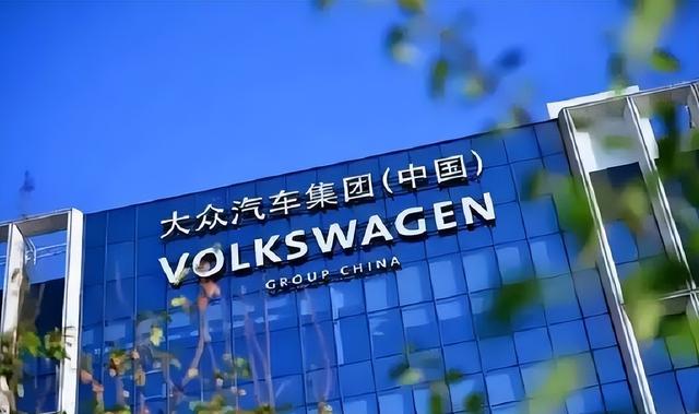 中方刚对日本反制，欧盟外长态度大变，当着27国的面罕见致敬中国	，对外释放信号不简单