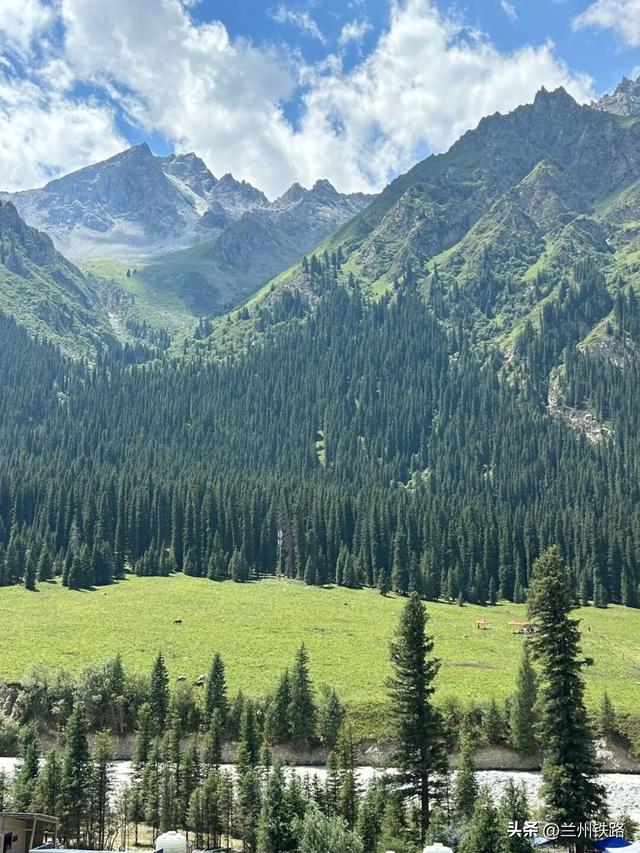 走，坐火车去新疆感受初冬韵味！