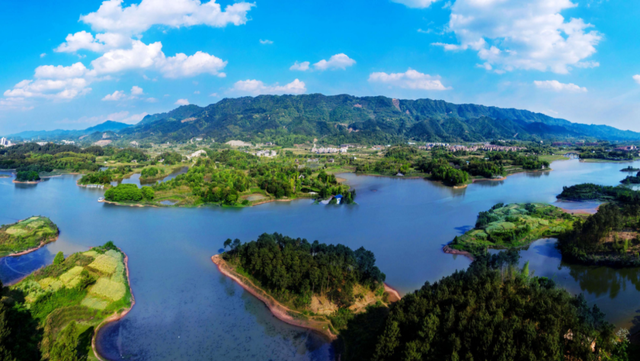 小布丁·早安丨地名里的重庆：山水蕴玉龙，湖韵醉人间