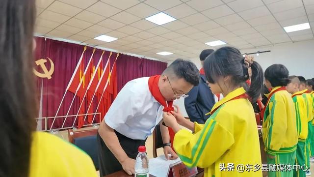 东乡县开展爱心图书捐赠活动