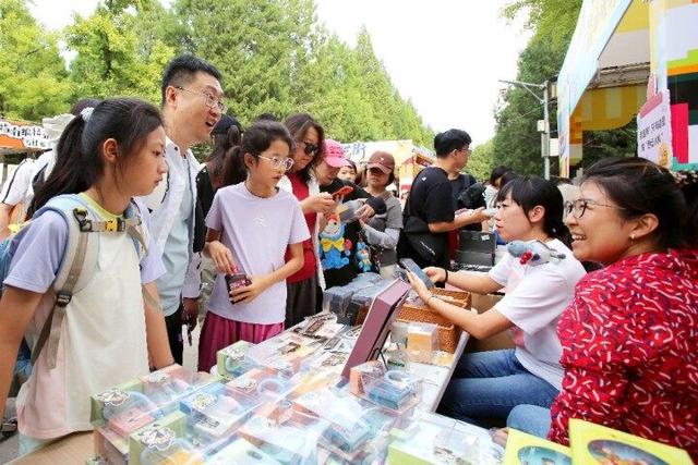 “我与地坛”北京书市激起全民阅读热潮