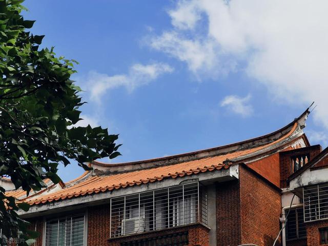 跟着男朋友到了泉州生活了一年了，说实话，我羡慕泉州的生活