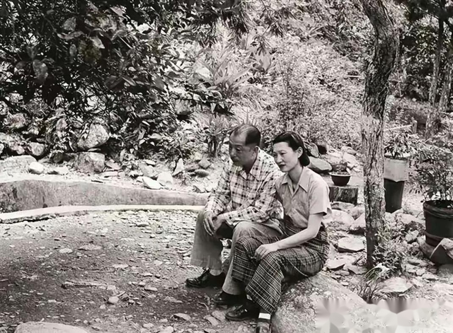 蒋介石临终前，道出了囚禁张学良54年的原因，宋美龄听后潸然泪下