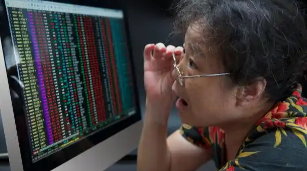 超40万亿美元！中国突然涌入万亿资金，普通人该如何避险