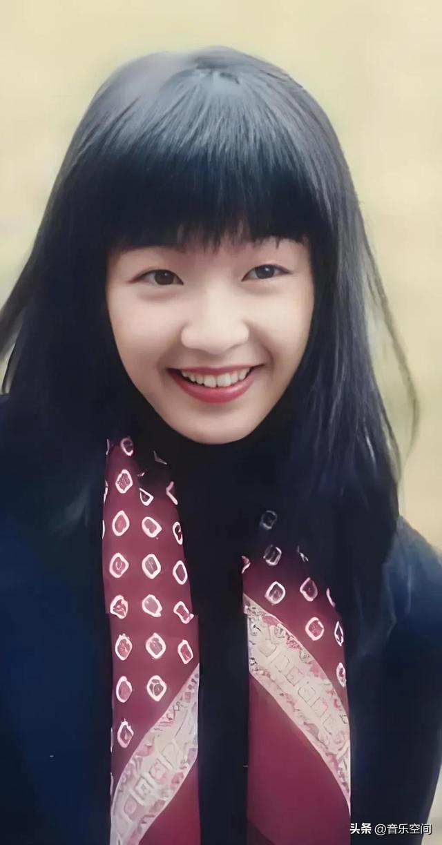歌手陈慧娴，单眼皮，年轻时很清纯