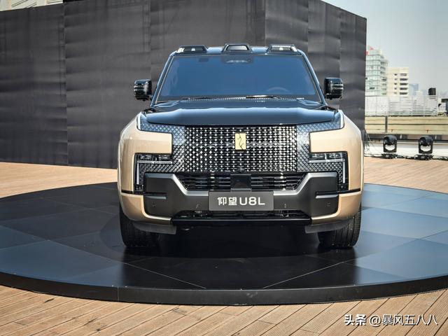 5米4的“移动行宫”！仰望U8L：用黄金标和浮水技能重新定义豪华