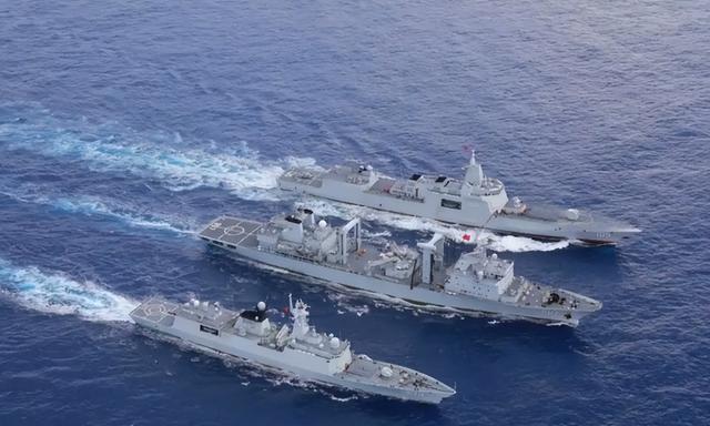 解放军连续三天实弹演习，日本民众爆发，包围首相府要求高市下台