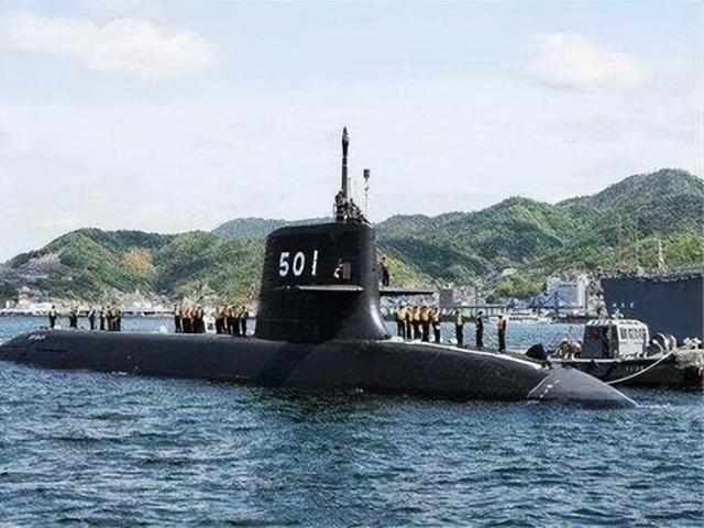 东海不明机抵近，远海中外战机对峙！外机大秀导弹，产生巨大威胁