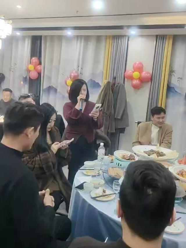 枣庄：飞鹰户外爬山徒步群年会在巨典豪庭酒店隆重举行