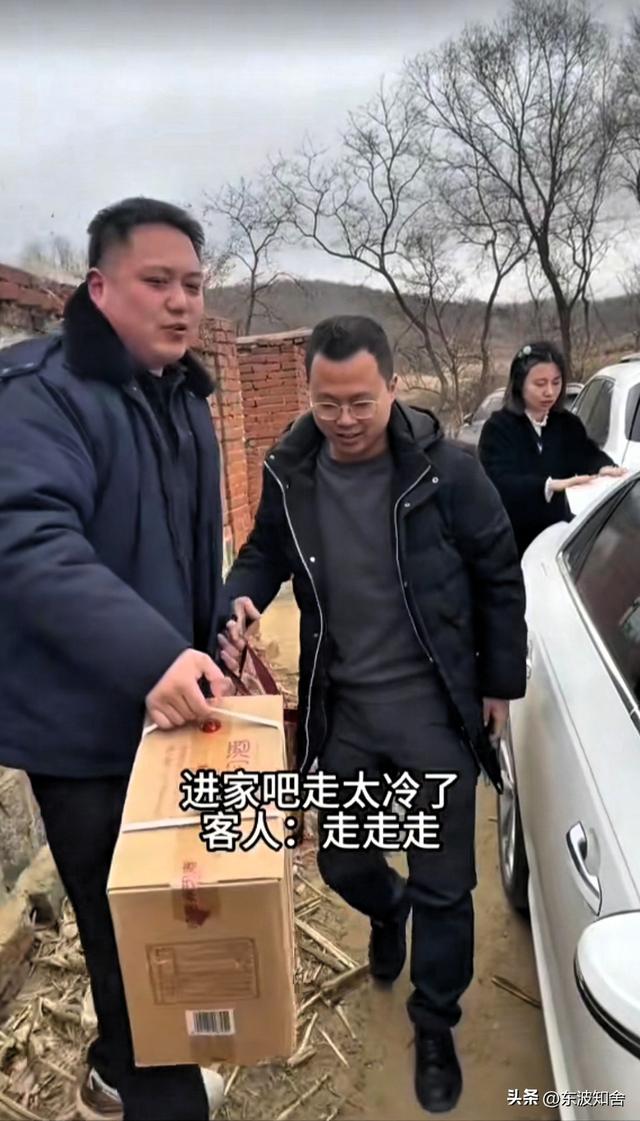 徐姥姥首次曝光家庭关系	，没想到引争议 ：到处乱糟糟 真孝顺吗？