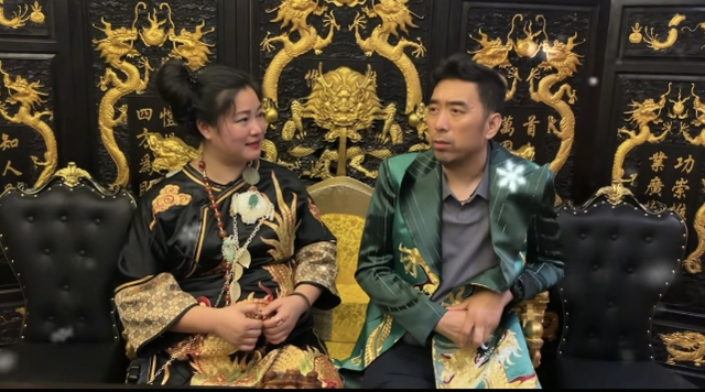 于娜印小天国庆节相聚，昔日女神变成胖大婶，印小天苍老又憔悴