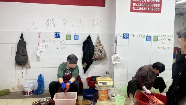 轨道直达的赶场地!地方超大,东西多,买菜这些超方便