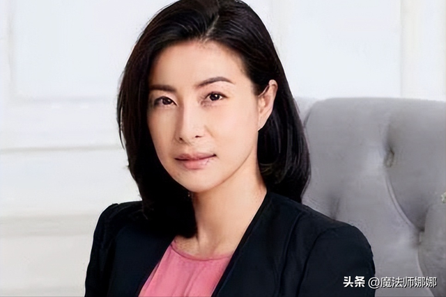 郭晶晶愁坏了，不是为孩子教育，竟是 40 多的二弟还没结婚！
