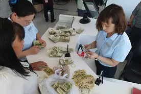 长子农商银行“零钱”兑换暖人心图片